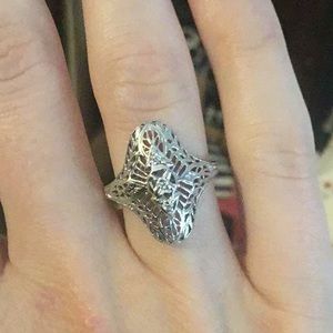 10k white gold Art Deco diamond ring
